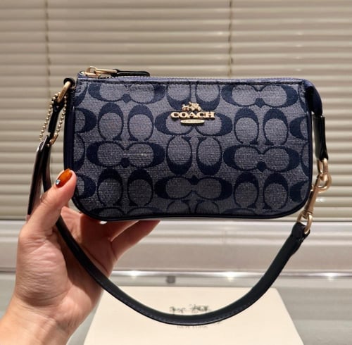 حقيبة كوتش بيج بقلوب