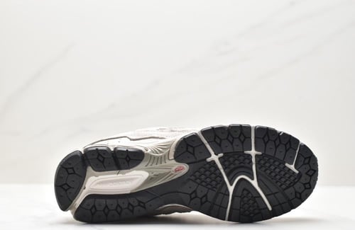 حذاء نيو بالنس NB