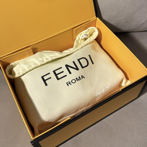 حقيبة فندي |