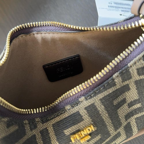 حقيبة فندي | Mini Fendessence