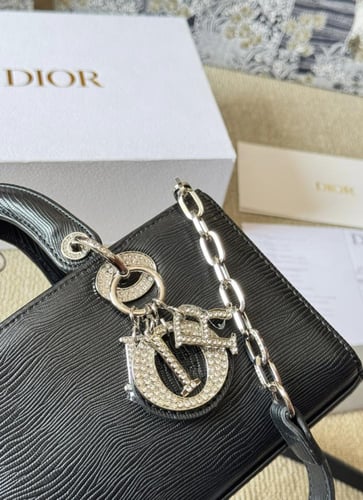 حقيبة Dior | عدة الوان