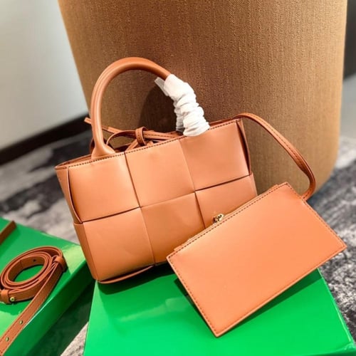 حقيبة بوتيغا BV | بعدة الوان