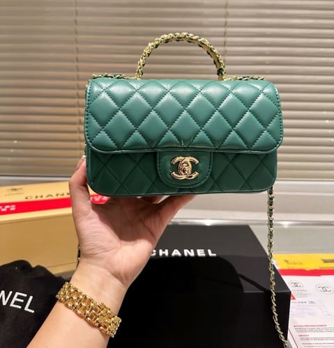 حقيبة شانيل بمقبض ذهبي| الوان متعدده