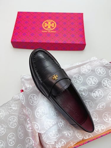 حذاء tory burch