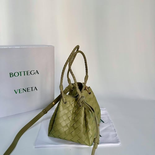 حقيبة بوتيغا براشوت صغيرة بعدة الوان