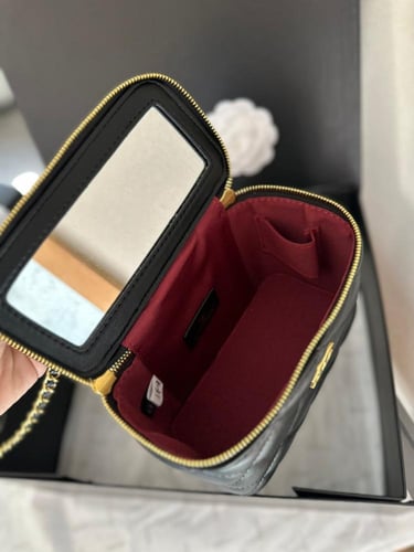 حقيبة شانيل صندوق بمرآة