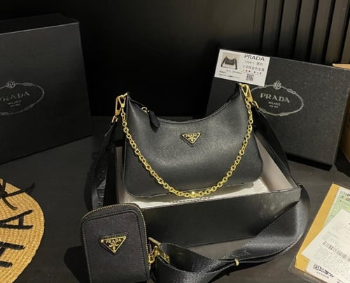 حقيبة Prada | عدة الوان