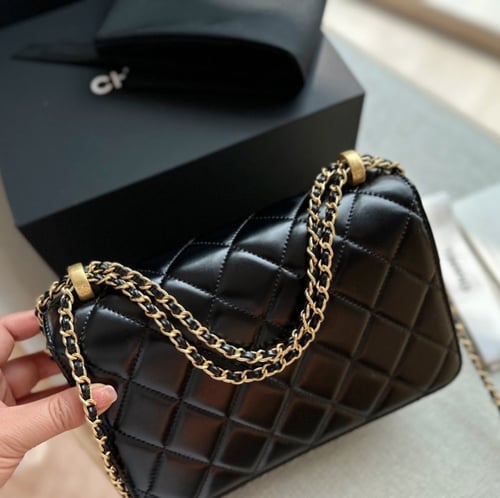 حقيبة انيقة شانيل