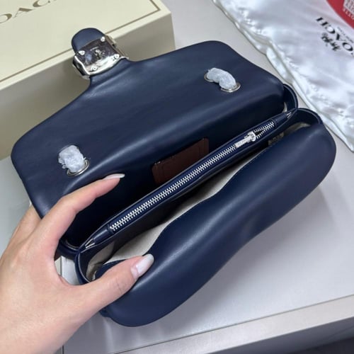 كوتش تابي مخمل بعدة الوان