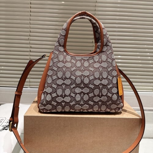 شنطه كوتش اربعه الوان