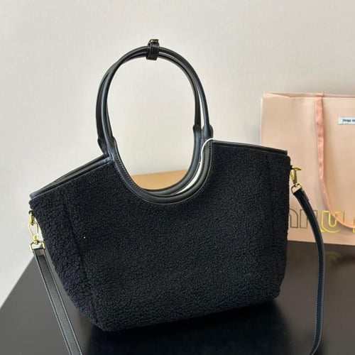 حقيبة ميو ميو فرو