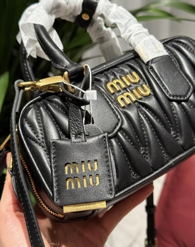 حقيبة miumiu | أسود ميني