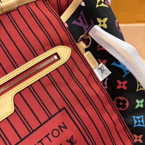 حقيبة LV | ملونه