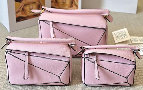 حقيبة لويفي بعده الوان