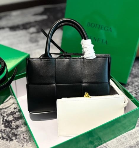 حقيبة بوتيغا BV | بعدة الوان