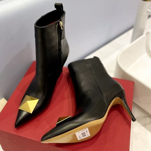 بوت ڤالنتينو 5 بعدة الوان