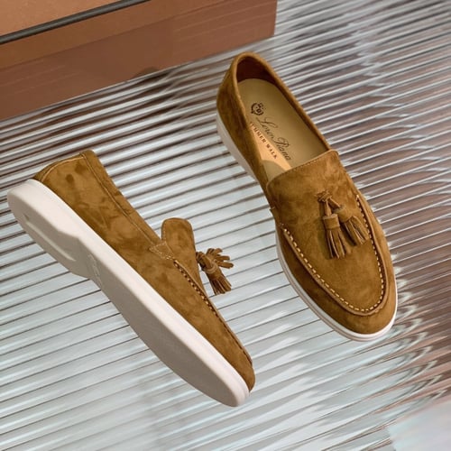 حذاء لورو بيانا