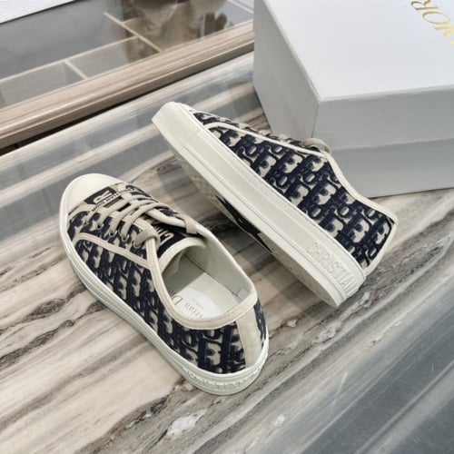 حذاء ديور بعدة الوان