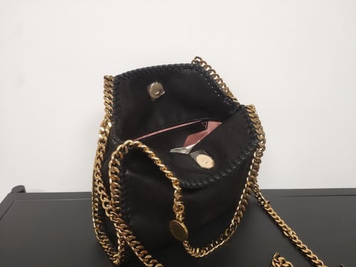 حقيبة ستيلا مكارتني| اسود ذهبي