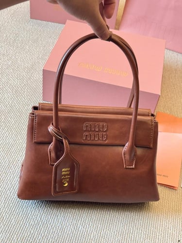 حقيبة miumiu | عدة الوان