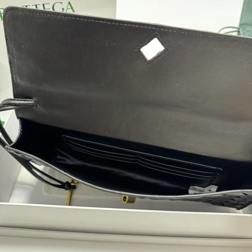 حقيبة بوتيغا Bottega | عدة الوان