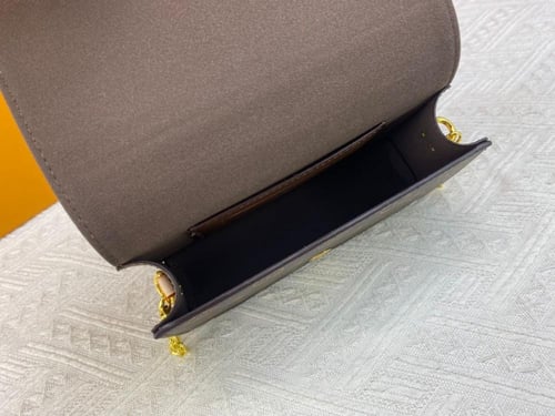 حقيبة لويس فيتون LV صغيرة