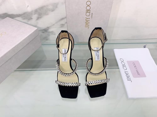 كعب جيمي شو مرصع بالكريستال لون اسود