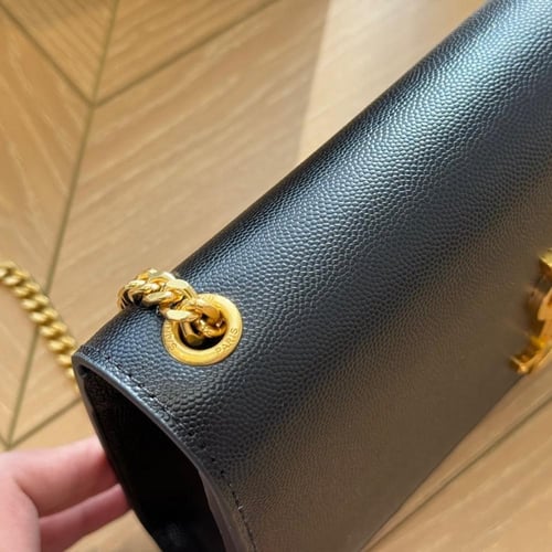 حقيبة YSL بعدة الوان