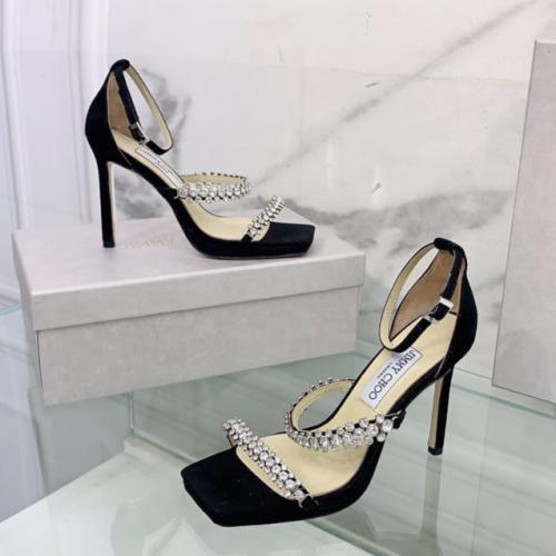 كعب جيمي شو مرصع بالكريستال لون اسود