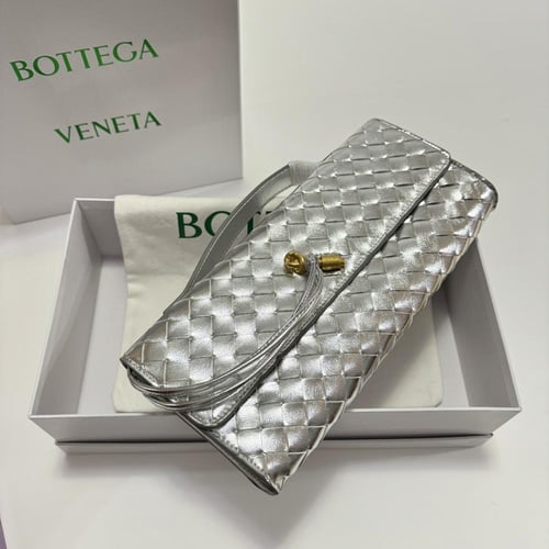 حقيبة بوتيغا Bottega | عدة الوان