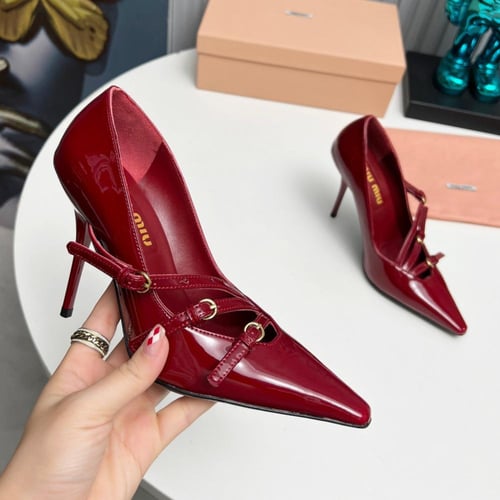 كعب ميو ميو مغلق بعدة الوان