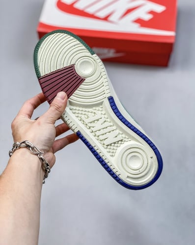 حذاء نايك nike / لونين