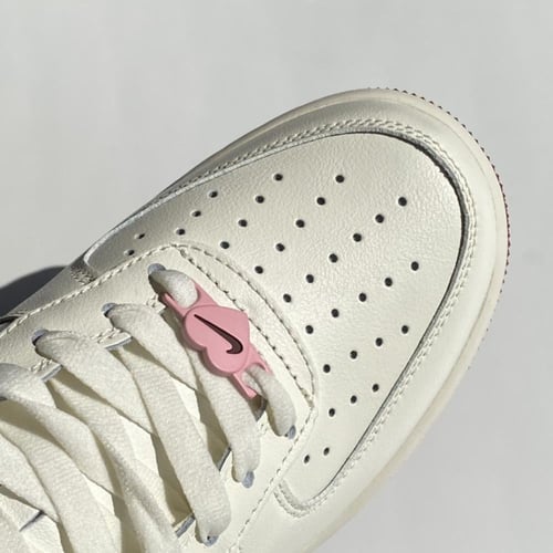 حذاء نايك اير باللون الزهري | NIKE AIR