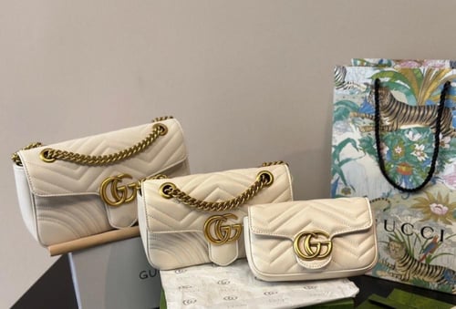 حقيبة غوتشي باحجام مختلفة
