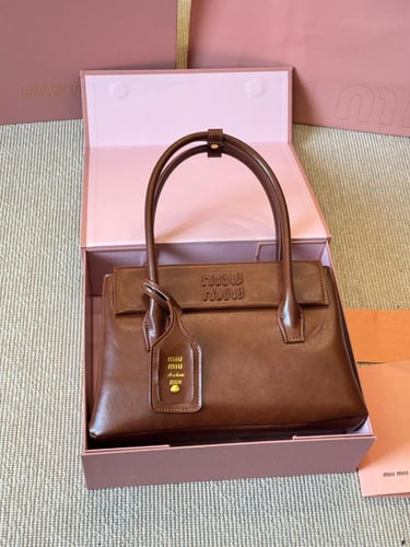 حقيبة miumiu | عدة الوان