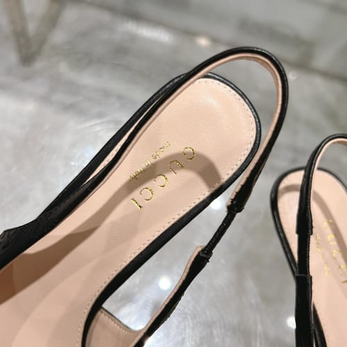 كعب غوتشي اسود