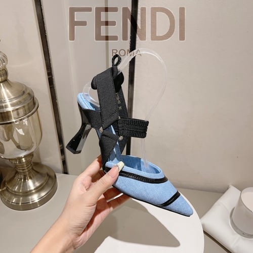 كعب فندي عدة الوان