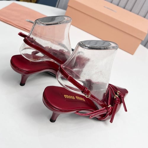 كعب ميو ميو عودي ارتفاع منحفض