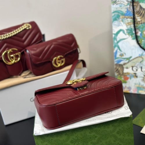 حقيبة غوتشي باحجام مختلفة