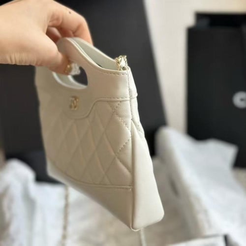 حقيبة شانيل بعدة الوان