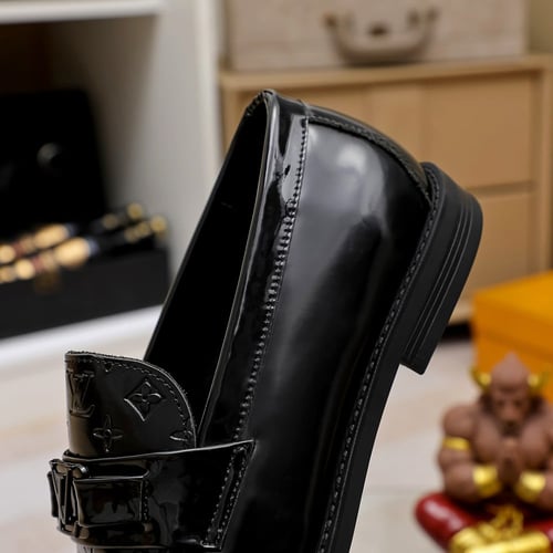 حذاء LV رجالي