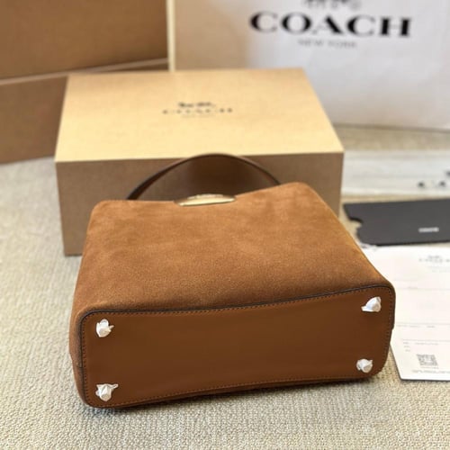 حقيبة كوتش بعدة الوان