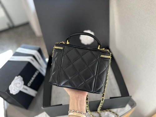 حقيبة شانيل صندوق بمرآة