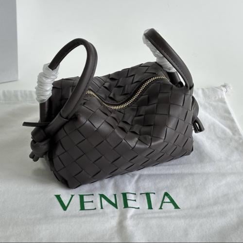 حقيبة بوتيغا صغيرة