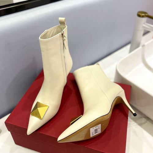 بوت ڤالنتينو 5 بعدة الوان