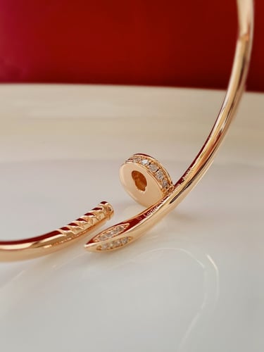 أسورة كارتير مسمار مطلي ذهب