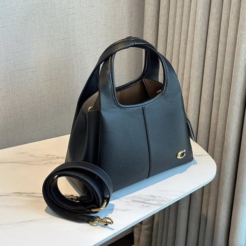 شنطه كوتش اربعه الوان