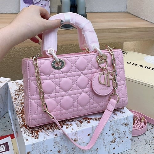 شنطه ديور بعده الوان