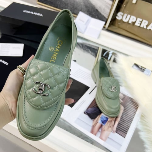 حذاء رسمي شانيل