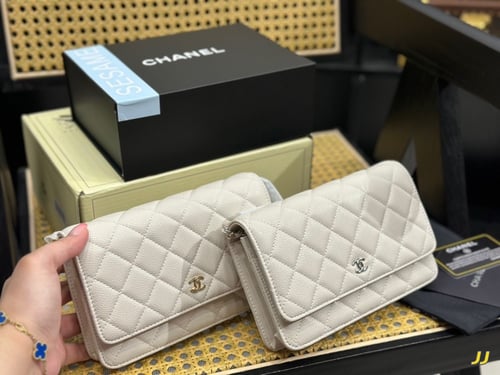 حقيبة شانيل كتف بعده الوان